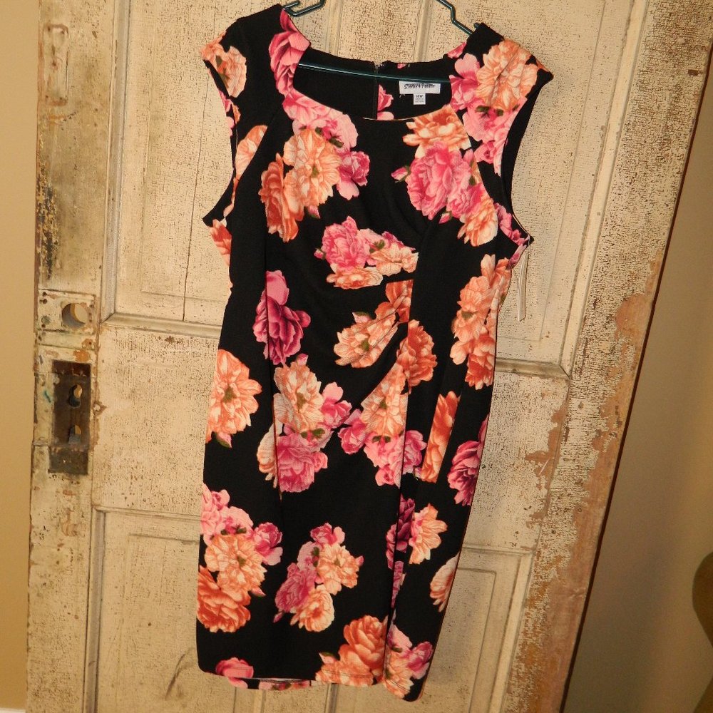 Shelby & Palmer Black Tea Rose Ruched Front Dress Size 14W (X-1)